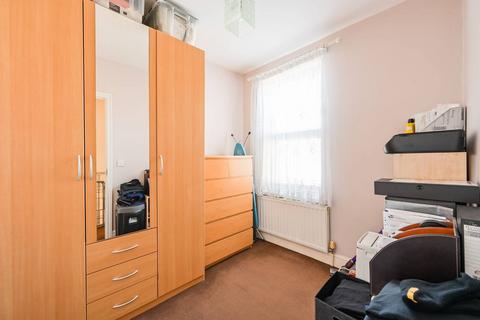 31 Exning Road, London, E16 4NB