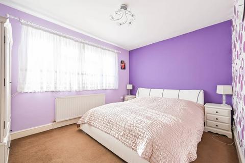 31 Exning Road, London, E16 4NB