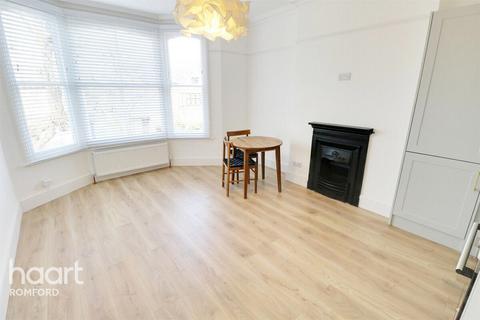 2 bedroom apartment to rent, Eastern Road, Romford