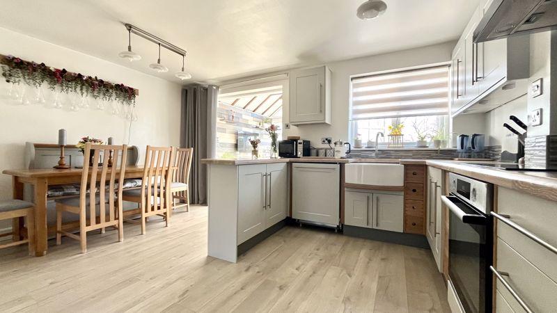 Kitchen/Dining Area