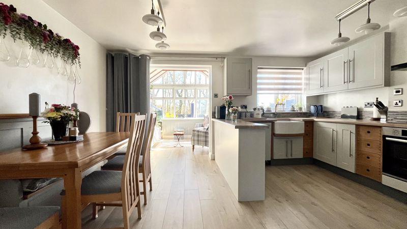Kitchen/Dining Area