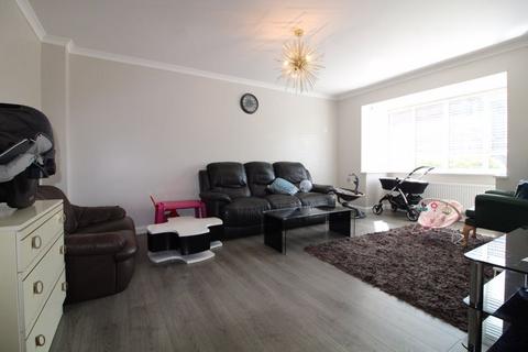 19 Lippitts Hill, Luton, LU2 7YN