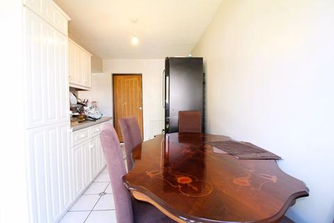19 Lippitts Hill, Luton, LU2 7YN