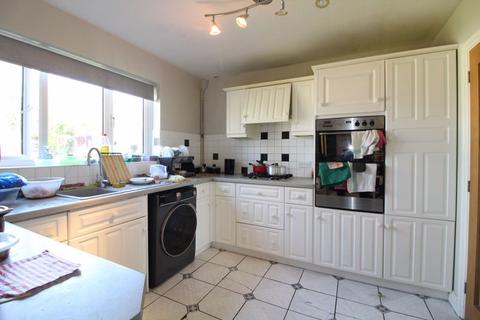 19 Lippitts Hill, Luton, LU2 7YN