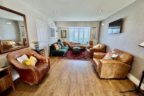 13 Loddon Road, Bourne End, SL8 5LS