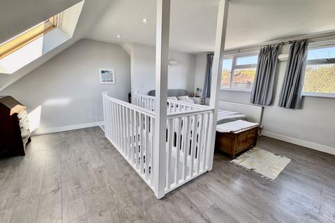 13 Loddon Road, Bourne End, SL8 5LS