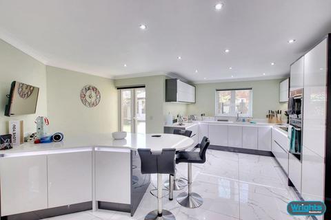 4 bedroom detached house for sale, Bashkir Road, Westbury