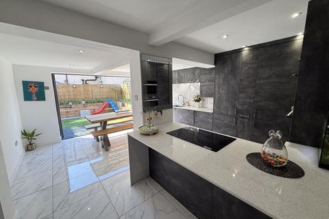 4 bedroom mews for sale, Hawthorn Road, Bollington