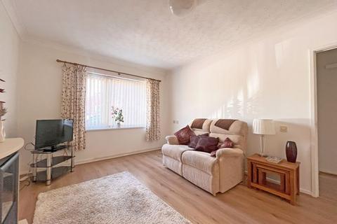 1 bedroom apartment for sale, Hucclecote Road, Gloucester
