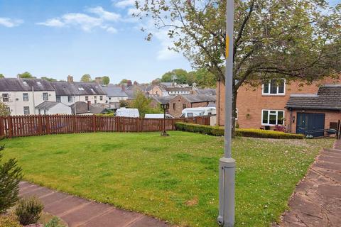 2 bedroom flat for sale, Showfield, Brampton