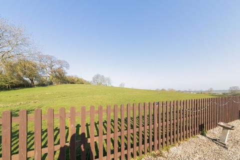 4 bedroom detached house for sale, Banbury Road, Banbury OX15