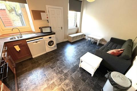 3 bedroom semi-detached house to rent, Millbank Place, Kittybrewster, Aberdeen, AB25
