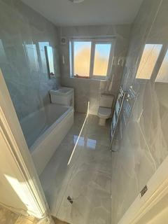3 bedroom detached house to rent, Sheringham Avenue, Romford, London, United Kingdom, RM7 9DR