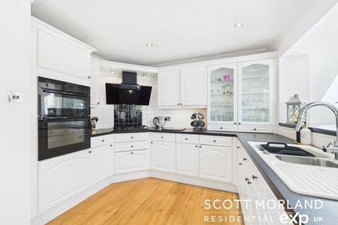 13 Grebe Close, Basingstoke, RG22 5JU