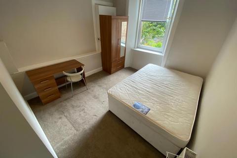 4 bedroom flat to rent, Fowler Terrace, Edinburgh, EH11