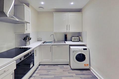 4 bedroom flat to rent, Fowler Terrace, Edinburgh, EH11