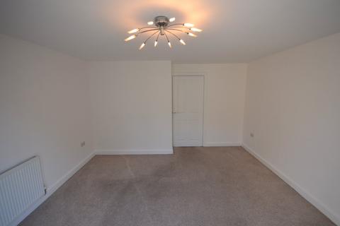 3 bedroom semi-detached house to rent, Hetton Drive, Clay Cross, Chesterfield, Derbyshire, S45