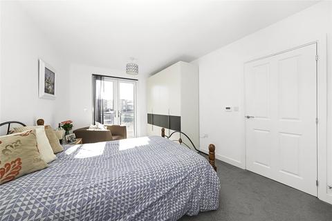 18 Crawford Crescent, Coulsdon, CR5 3GL