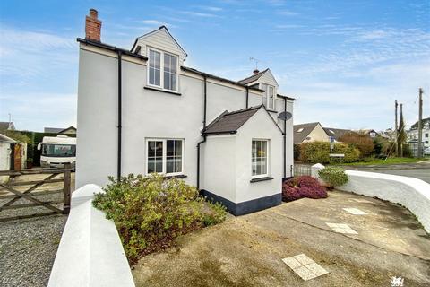 4 bedroom detached house for sale, Knightson Lake Farmhouse, New Hedges, Tenby