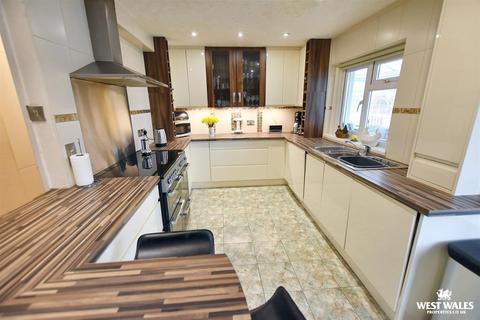 4 bedroom detached bungalow for sale, Wooden, Saundersfoot