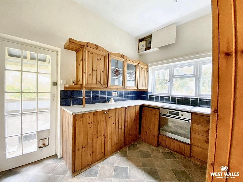 Nt Tzz WB2 ECf Rf4e FFl GHg.jpg