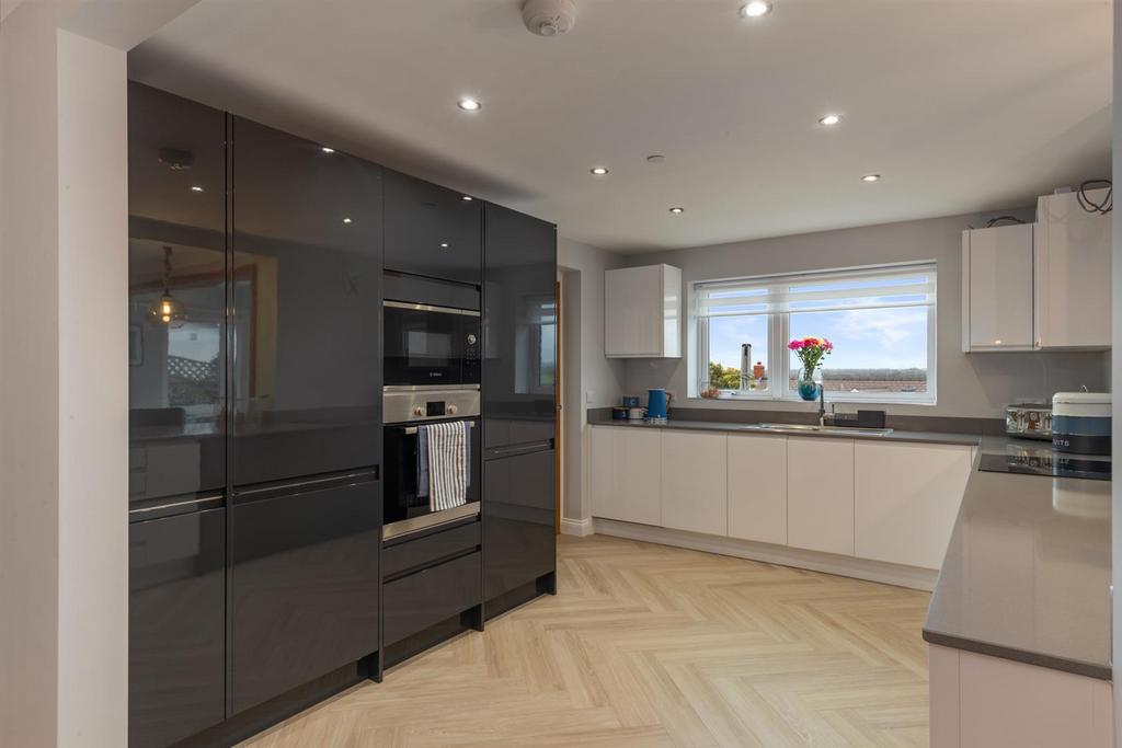 4 Bevlin Hall Saundersfoot - Final Edits -20.jpg