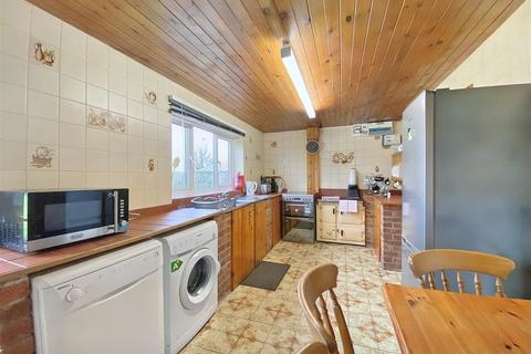 6 bedroom cottage for sale, St. Florence, Tenby