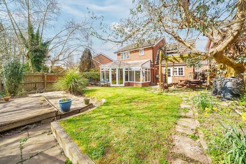 15 Campbell Close, Buckingham, MK18 7HP