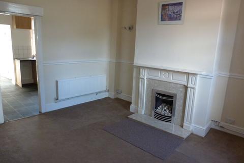 3 bedroom terraced house to rent, Racecommon Road, Barnsley