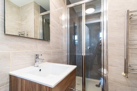 Studio to rent, High Road, London NW10