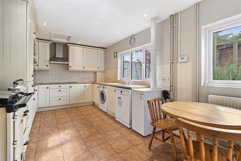 4 Crown Close, Dymock, GL18 2AZ