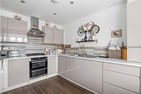 3 bedroom semi-detached house for sale, Howland Close, Saffron Walden, Essex, CB10