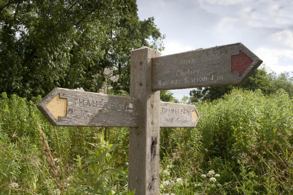 Cross roads