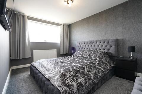 3 bedroom semi-detached house for sale, Littlefield Grove, West Yorkshire WF5