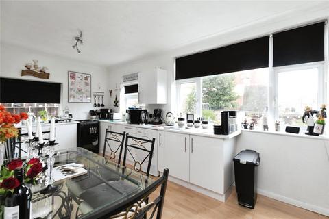 3 bedroom semi-detached house for sale, Elphinstone Road, East Sussex TN34