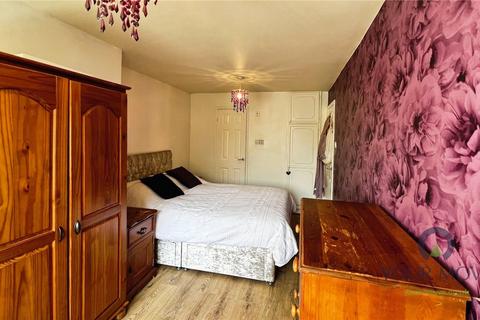 58 Grove Road, Uppermill, Oldham, OL3 6JL