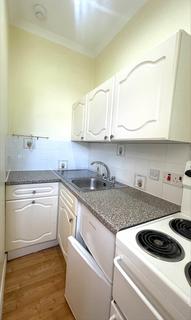 1 bedroom flat to rent, Meadfoot Road, Devon TQ1