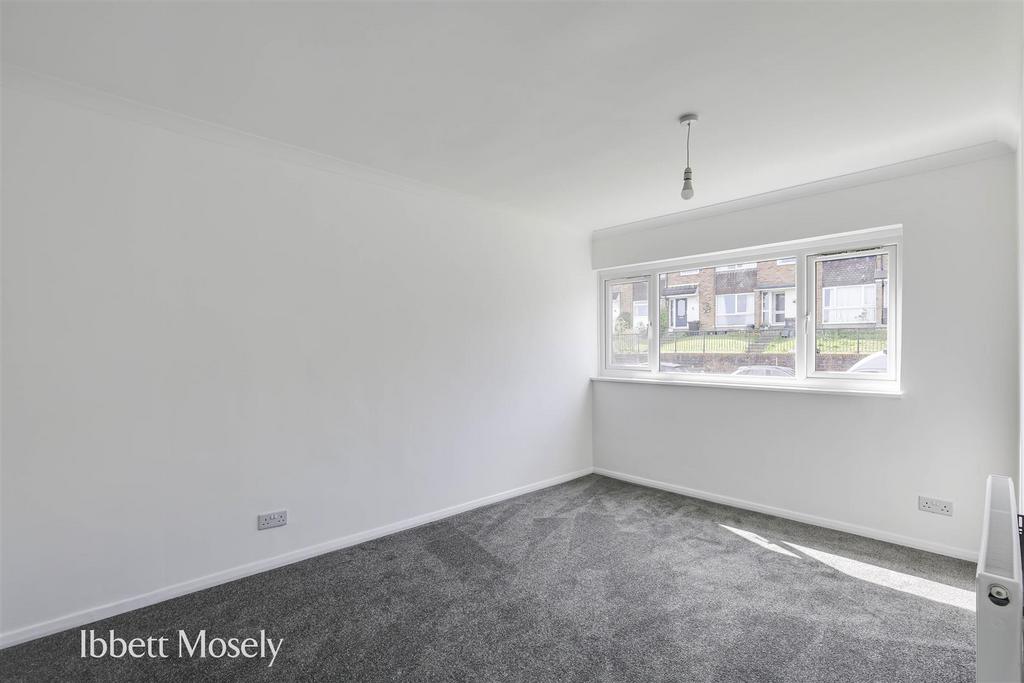 13 Bedroom.jpg