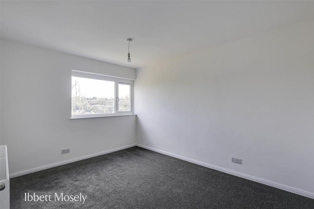 12 Bedroom.jpg