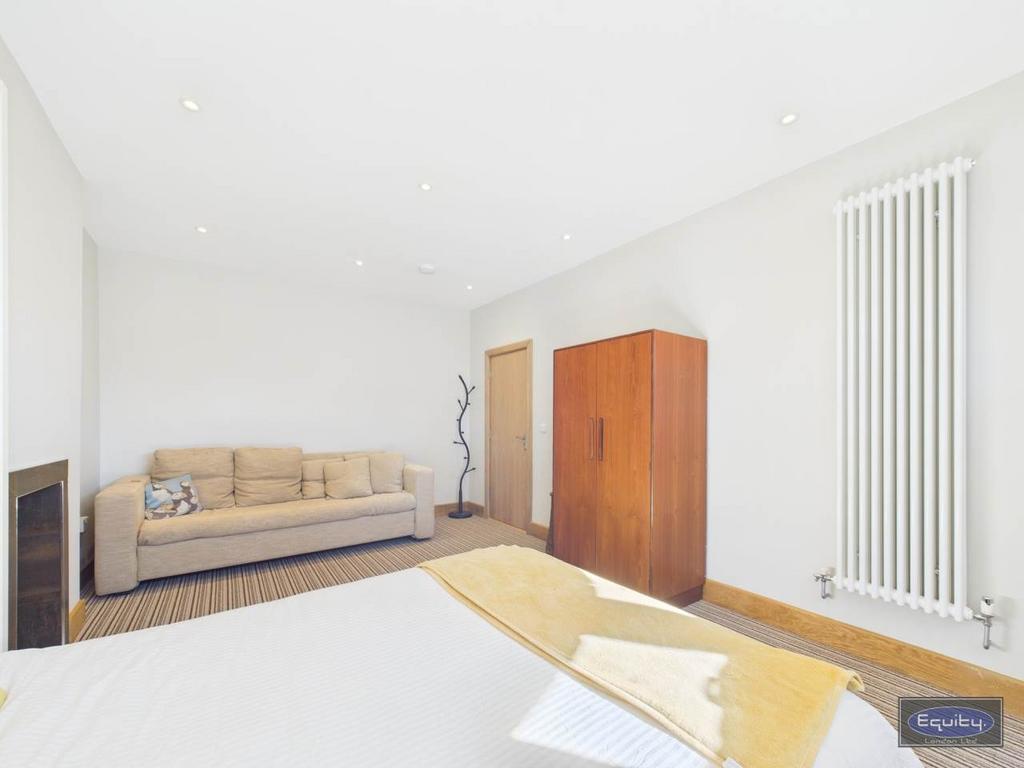 Bedroom (2)