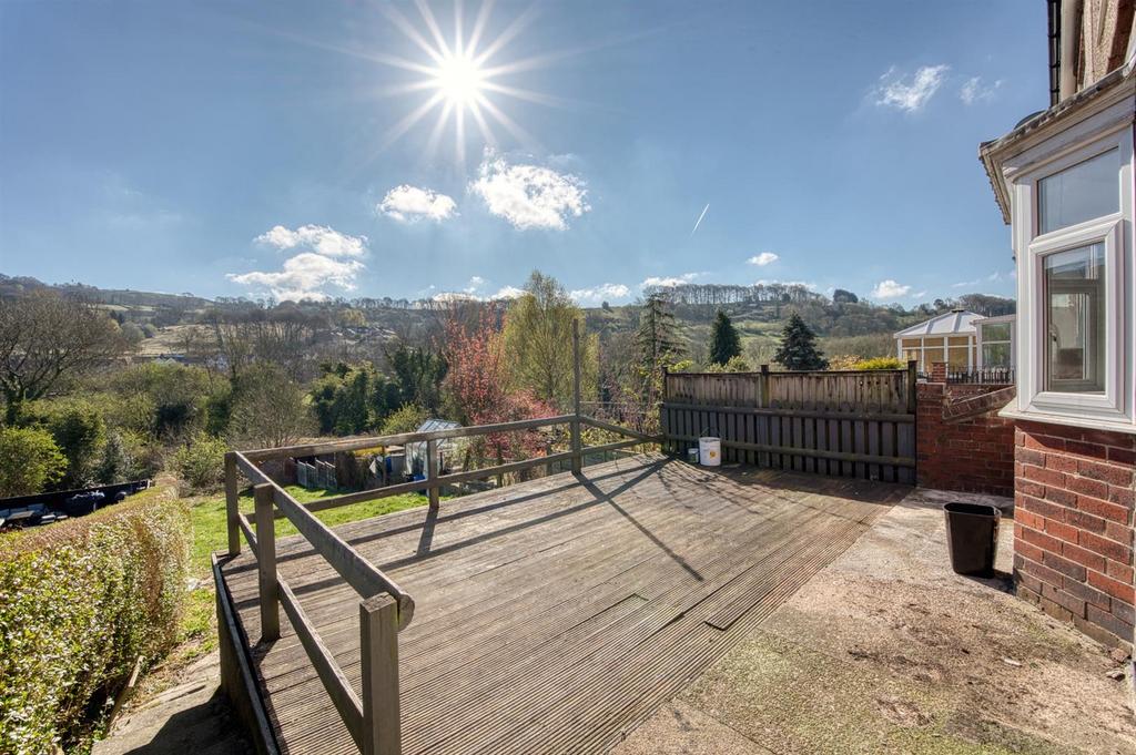 Elevated decking .jpg