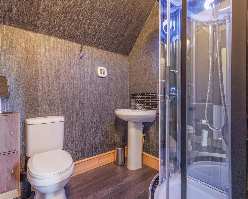 SHOWER ROOM-2.jpg