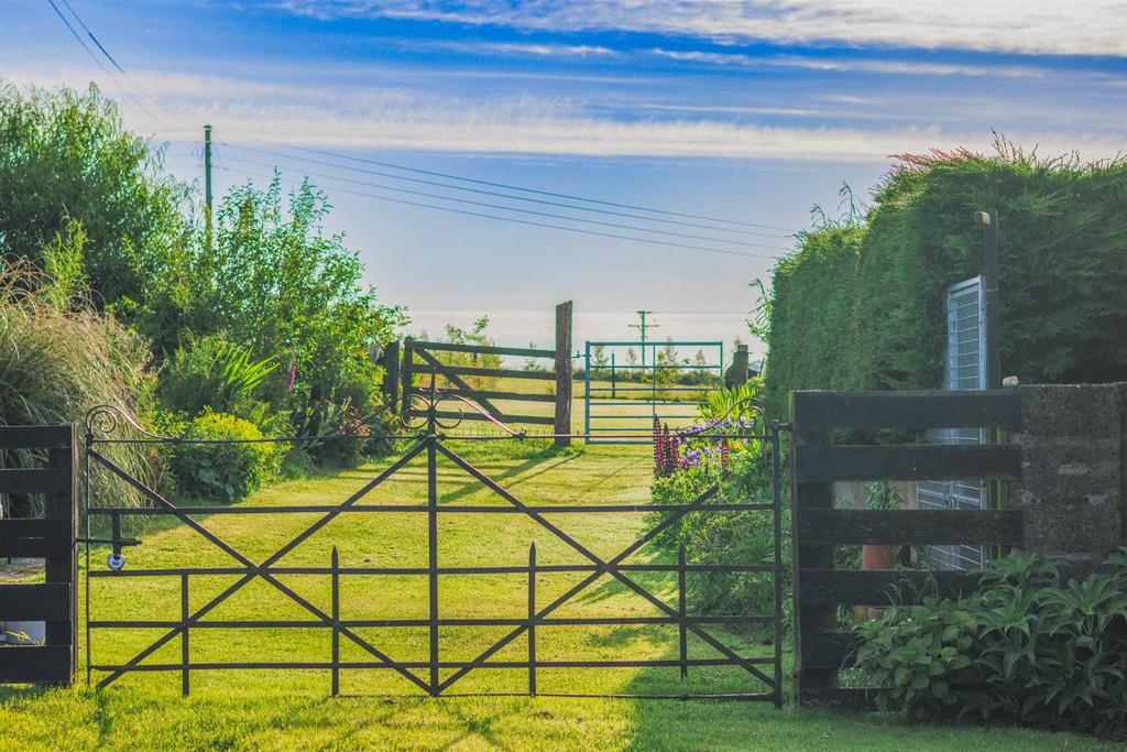 GATE-2.jpg