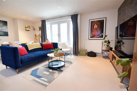 3 bedroom penthouse for sale, Winchester