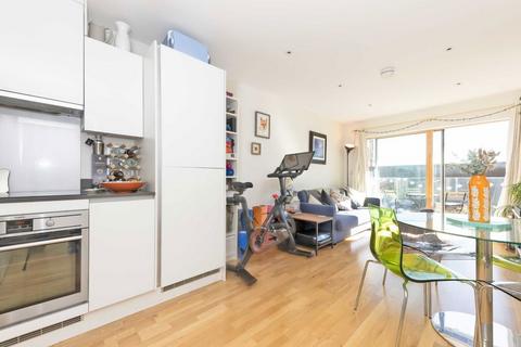 1 bedroom flat to rent, Streatham High Road, London SW16