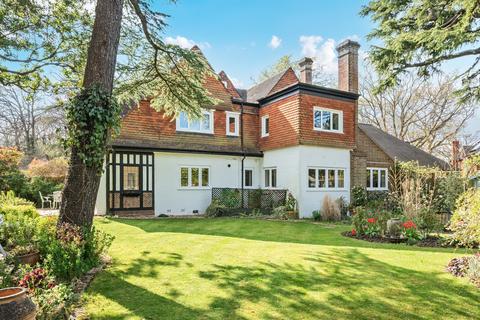 2 bedroom flat for sale, Burnhams Road, Little Bookham, KT23