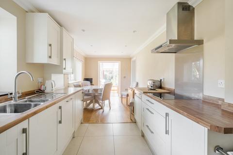2 bedroom flat for sale, Burnhams Road, Little Bookham, KT23