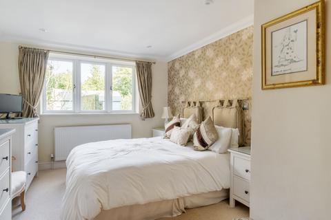 2, Heathside Burnhams Road, Bookham, Leatherhead, KT23 3AX