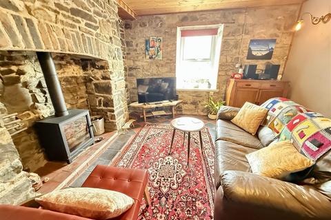 undefined, Rhyddlan, Llanybydder