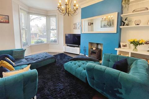 4 Leeds Road, Eccleshill, Bradford, BD2 3BD